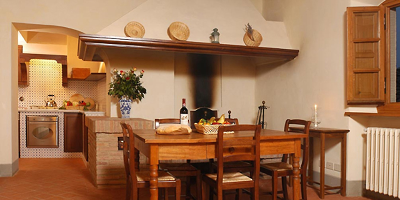 Kitchen and dining area, La Torre