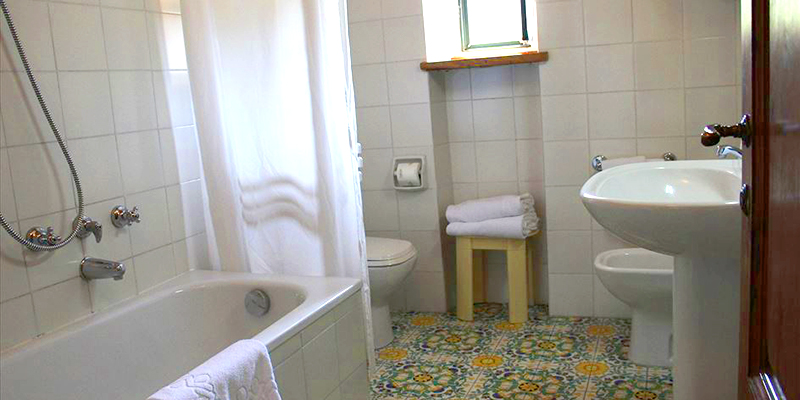 luxurious bathrooms at Il Gelso