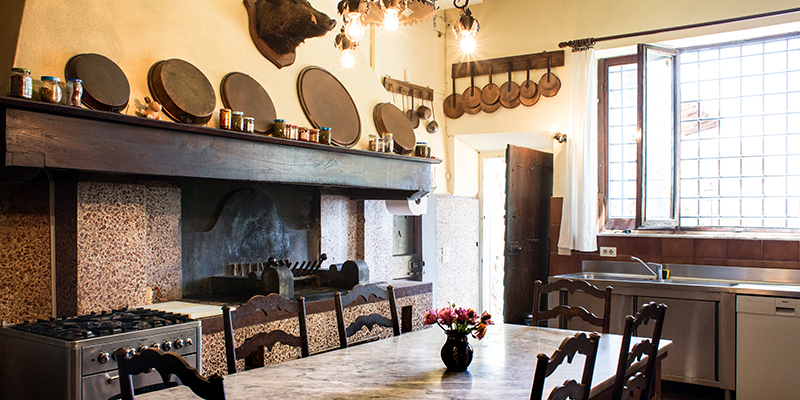 Kitchens and dining area, Villa Collegale